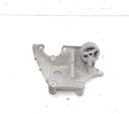 Chevrolet TrailBlazer Power steering pump mounting bracket 24577495