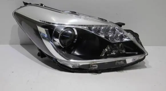 Toyota Yaris Headlight/headlamp
