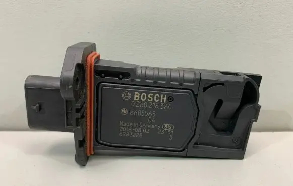 BMW 2 F22 F23 Mass air flow meter 8605565