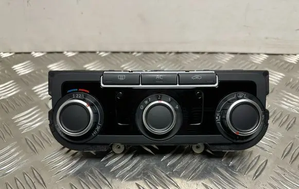 Volkswagen Tiguan Climate control unit 5HB00975120