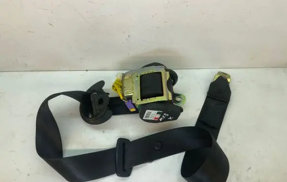 Volkswagen Golf V Front seatbelt 1K4857705 040554