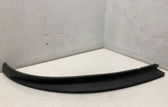 Front bumper lip