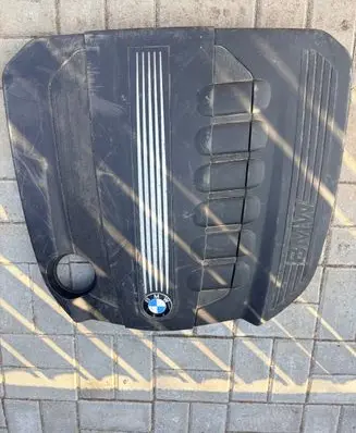 BMW 5 F10 F11 Engine cover (trim) 13717800575