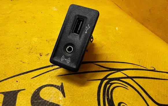 Porsche Macan (95B) USB socket connector 95B035252A 5Q0035726E
