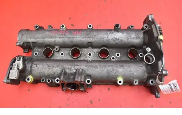 Volkswagen Touran I Rocker cam cover 03C103475