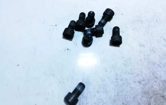 Nissan X-Trail T31 Nuts/bolts 