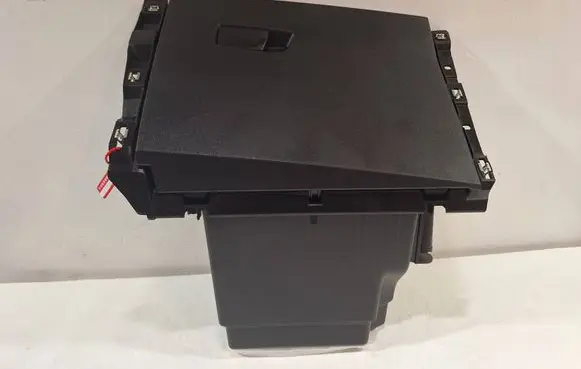 Renault Clio V Glove box 681086124R
