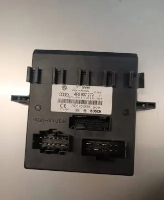Audi Q7 4L Comfort/convenience module 4F0907279 F005V00619