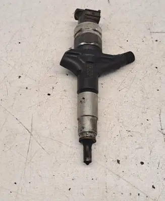 Subaru Impreza III Fuel injector 16613AA020