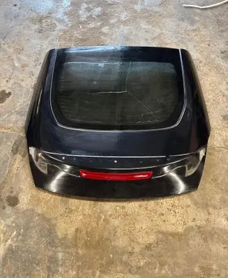 Nissan 370Z Tailgate/trunk/boot lid