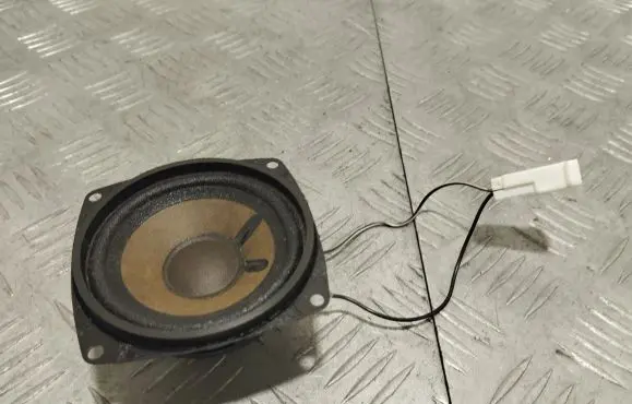 Maserati GranTurismo Front door high frequency speaker