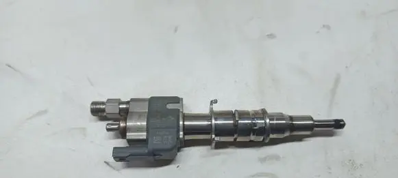 BMW 3 E90 E91 Fuel injector 10181010