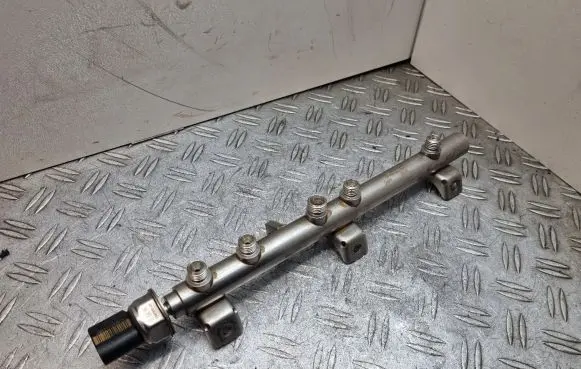 Fuel main line pipe