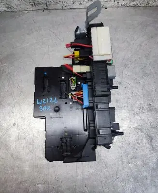 Mercedes-Benz E W212 SAM control unit 2129009822