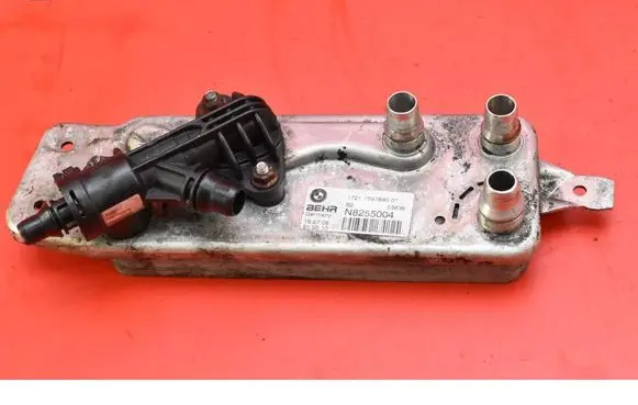 Engine oil radiator