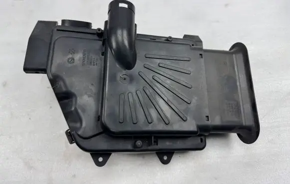 Ford Mustang VI Air intake duct part 31370307