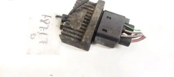 Renault Espace - Grand espace IV Glow plug pre-heat relay 7700115078