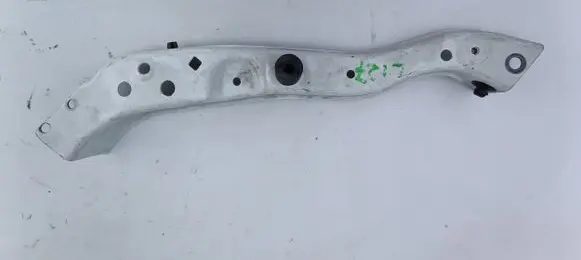 Toyota Avensis T270 Radiator support slam panel bracket 