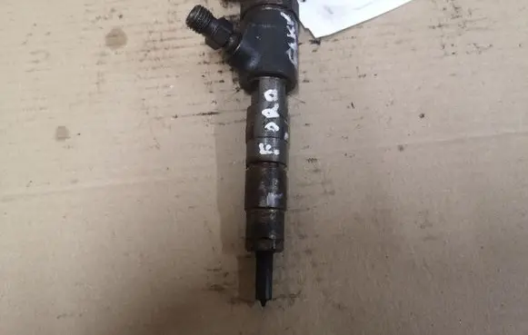 Ford Fiesta Fuel injector 0445110339 870689