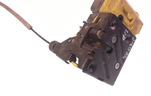 Volvo S60 Front door lock 8650547