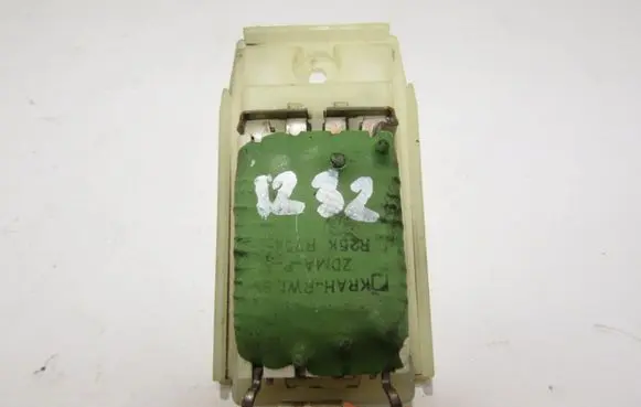 Ford Focus Heater blower fan relay XS4H18B647AA