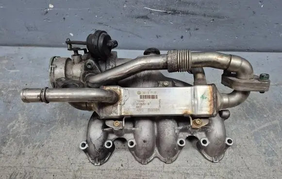 Volkswagen PASSAT B5 EGR valve cooler 038131513L