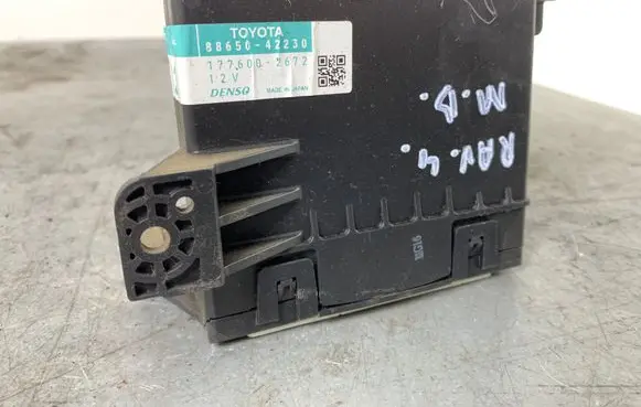 Toyota RAV 4 (XA30) Comfort/convenience module 8865042230