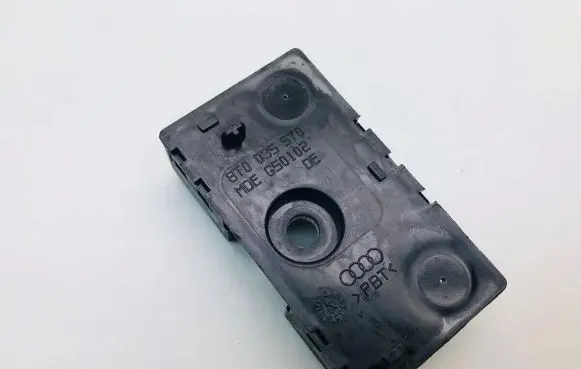Audi A5 8T 8F Aerial antenna filter 8T0035570