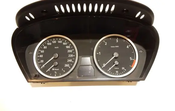 BMW 5 E60 E61 Speedometer (instrument cluster) 6945633 62116945633 50235