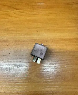 BMW 5 E39 Other relay 8365326