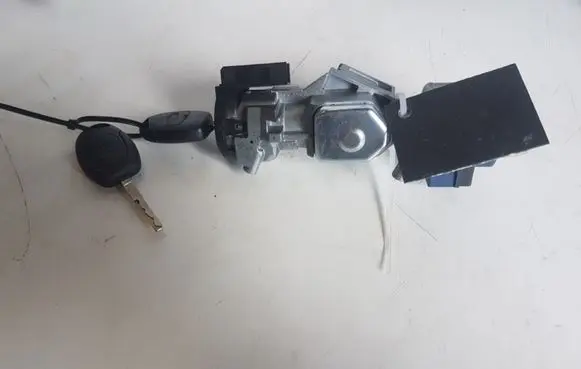 Ford Mondeo MK IV Ignition lock 3M513F880A