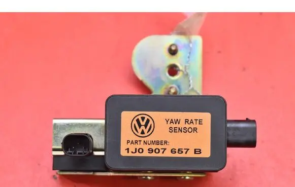 Volkswagen Golf IV Sensor 1J0907657B