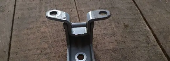Nissan Leaf I (ZE0) Front door upper hinge