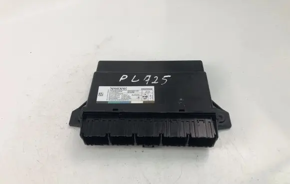 Volvo V70 Central body control module 30659958