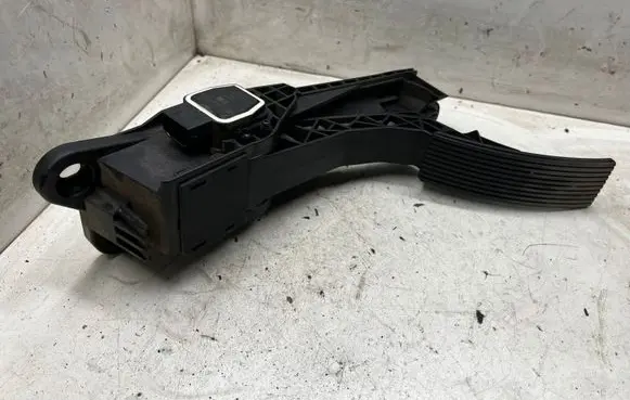Mercedes-Benz R W251 Accelerator throttle pedal A1643000004
