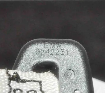 Middle seatbelt (rear)