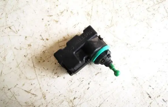 Volkswagen Golf IV Headlight level adjustment motor 