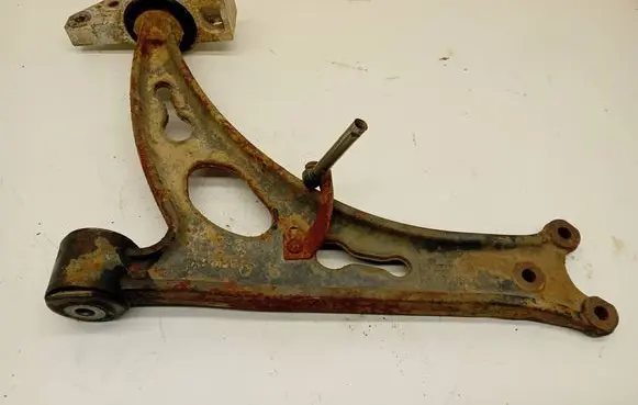 Volkswagen Jetta V Front lower control arm/wishbone