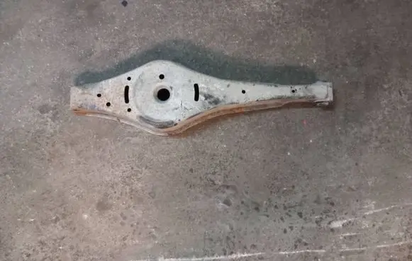 Rear upper control arm/wishbone