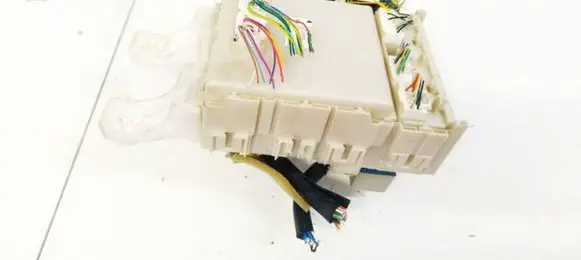 Toyota RAV 4 (XA30) Fuse box set 8273042010 82730-42010