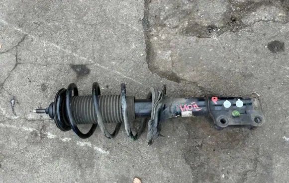 Hyundai i10 Front wheel hub spindle knuckle
