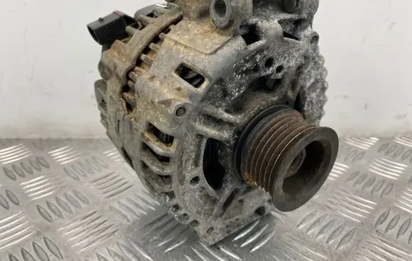 Mercedes-Benz E W212 Generator/alternator A0131545602 0121715014 14M25