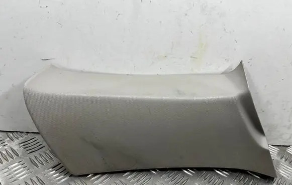 Subaru Outback (D)pillar trim (top) 94015AG010