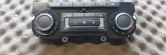 Skoda Octavia Mk2 (1Z) Climate control unit 3T0907044BK