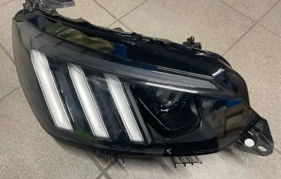 Peugeot 2008 II Headlight/headlamp 9823193480