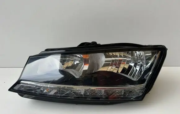 Skoda Fabia Mk3 (NJ) Headlight/headlamp 6V1941015D