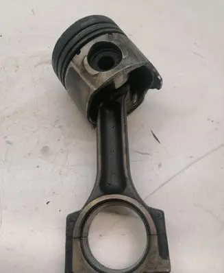 Opel Vivaro Piston with connecting rod