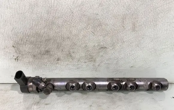 BMW 5 E60 E61 Fuel main line pipe 780912902 0445214184 0281002949