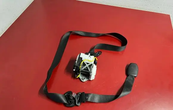 BMW X3 G01 Front seatbelt 7469953 S1746995307