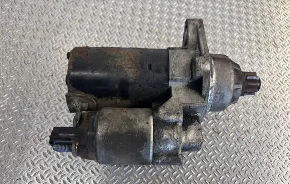 Volkswagen Golf V Starter motor